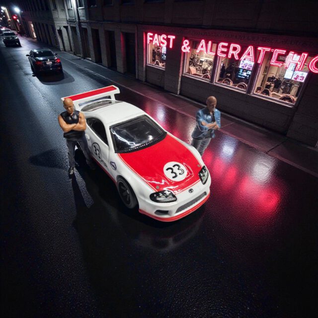 🔥 „Wenn Legende auf Asphalt trifft.“
Unter Neonlicht und nasser Straße pulsiert die Nacht – die Hot Wheels Toyota Supra ’94, weiß mit roten Racing-Akzenten, trägt stolz die Nr. 33 CP und das Goodyear-Badge wie ein Kampfabzeichen.
Teil des Toyota Car Culture 2-Pack, schließt sie den Kreis zum 2000GT – Vergangenheit und Gegenwart, vereint im Maßstab 1:64.
💡 Feine Headlights, scharfe Taillights und dieser ikonische Heckflügel: pure Track-Attitude in Miniaturform.
Ein Stück JDM-Geschichte, das im Licht der City erwacht.
„Manche Nächte fahren dich – nicht umgekehrt.“
#HotWheels #ToyotaSupra #Toyota2000GT #CarCulture #HotWheelsCollector #JDMIcon #DiecastDreams #ScaleRacer #1to64 #HotWheelsCarCulture #MiniatureScene #DiecastPhotography #CollectorSet #RacingSpirit #Supra94 #MiniGarage #JapaneseLegend #DetailFreaks #PrecisionCasting #StreetMood #NeonDrive #HotWheelsNation #DiecastCommunity #ModelCarScene #ToyotaHeritage #NightRun #StoryInScale #HotWheelsObsessed #JDMCollection #CarCultureSeries